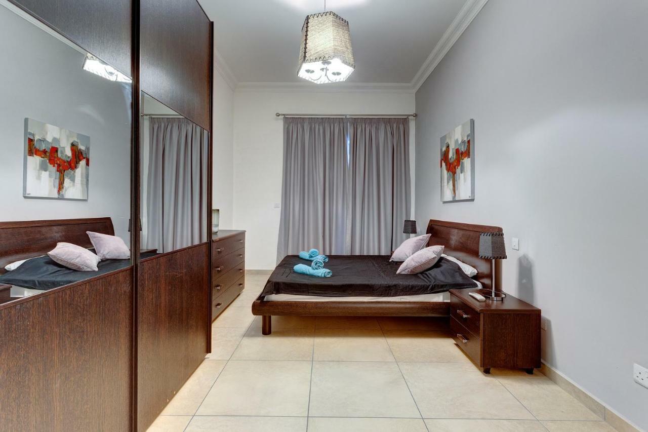 Gorgeous Apartment With Terrace In Fort Cambridge, Pool Sliema Exteriér fotografie