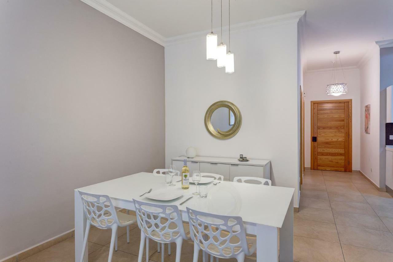 Gorgeous Apartment With Terrace In Fort Cambridge, Pool Sliema Exteriér fotografie