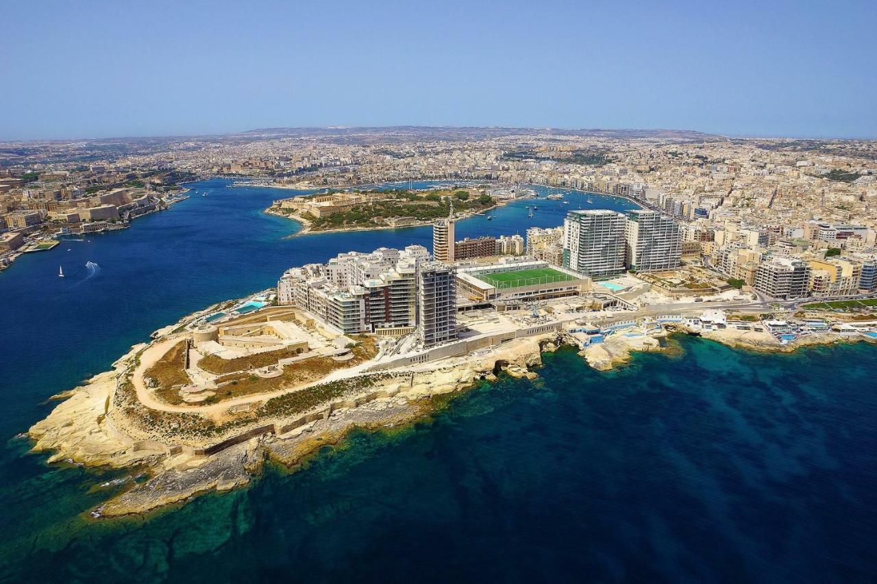 Gorgeous Apartment With Terrace In Fort Cambridge, Pool Sliema Exteriér fotografie