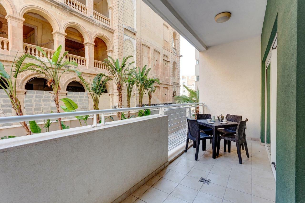 Gorgeous Apartment With Terrace In Fort Cambridge, Pool Sliema Exteriér fotografie